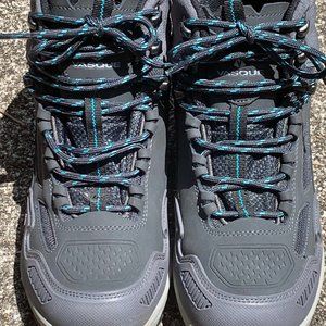 hiking boots: Vasque kids Breeze 7252 waterproof size 5 hardly worn